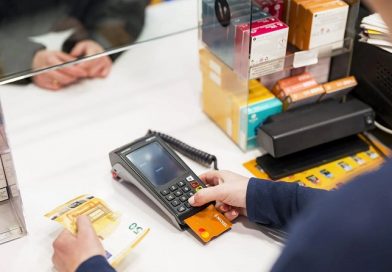 El efectivo sigue siendo el método de pago mayoritario en España, según un estudio de Nickel